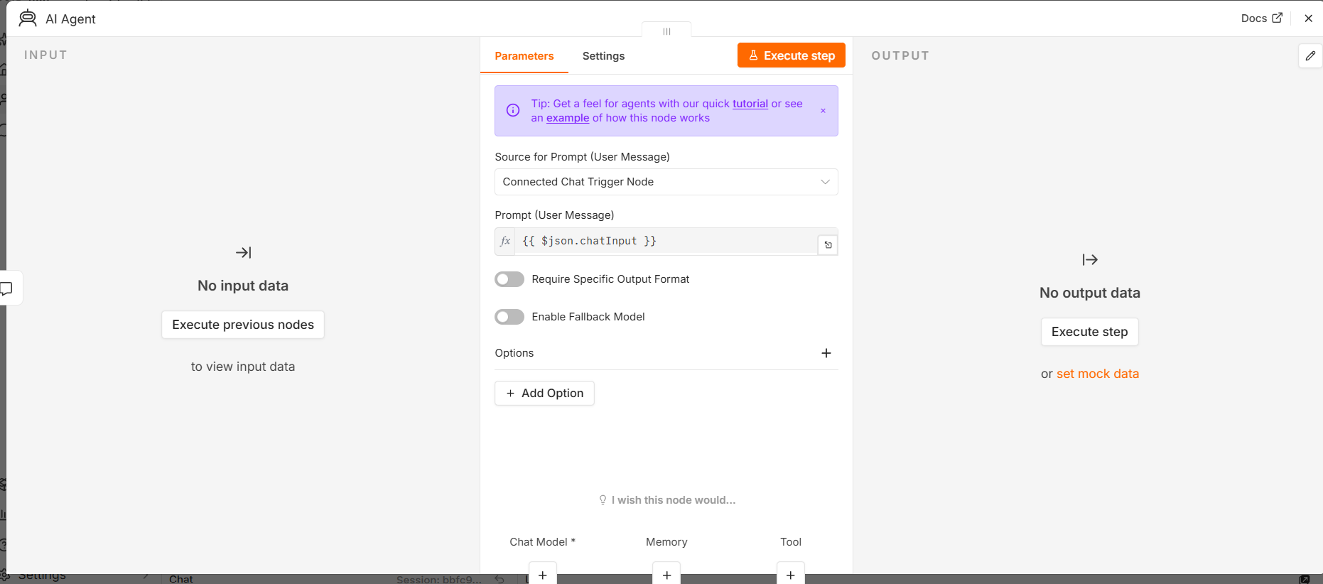 n8nで新しく置いたAI Agentノードの設定画面。Source for Prompt は Connected Chat Trigger Node、Options の下には Add Option ボタンだけがあり、項目は1つも入っていない。下部に Chat Model、Memory、Tool の差し込み口が並ぶ