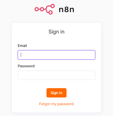 n8n のログイン画面。N8N_DEFAULT_LOCALE を ja にして起動し、日本語のブラウザで開いたが、Sign in、Email、Password、Forgot my password と、英語のまま表示されている